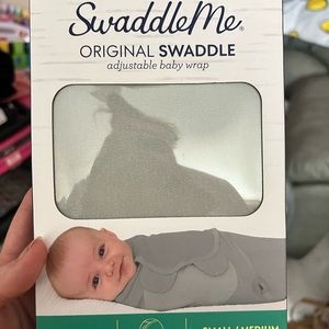6 swaddleme style swaddles EUC- 1 brand new in package swaddleme
